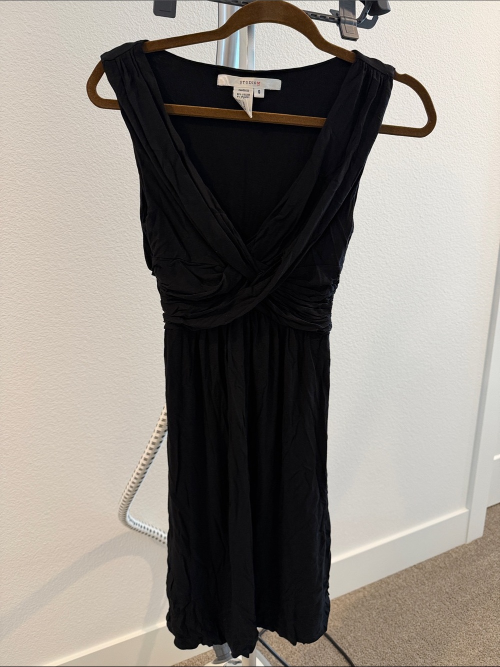 Studio Black Sleeveless Twist-Front Midi Dress